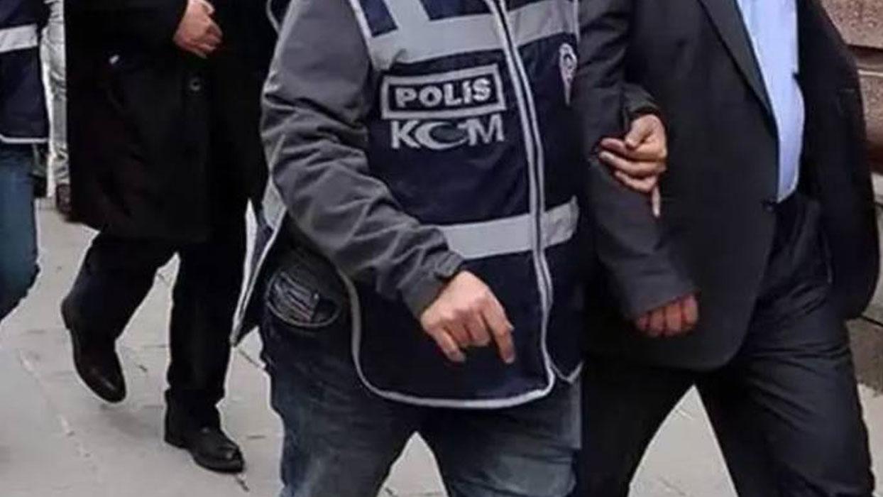 Adana'da FETÖ üyeliğinden aranan 1'i hükümlü 3 kişi yakalandı