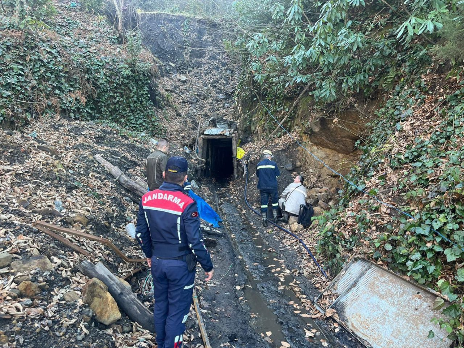 Zonguldak'ta ruhsatsız işletilen 10 maden ocağı kapatıldı
