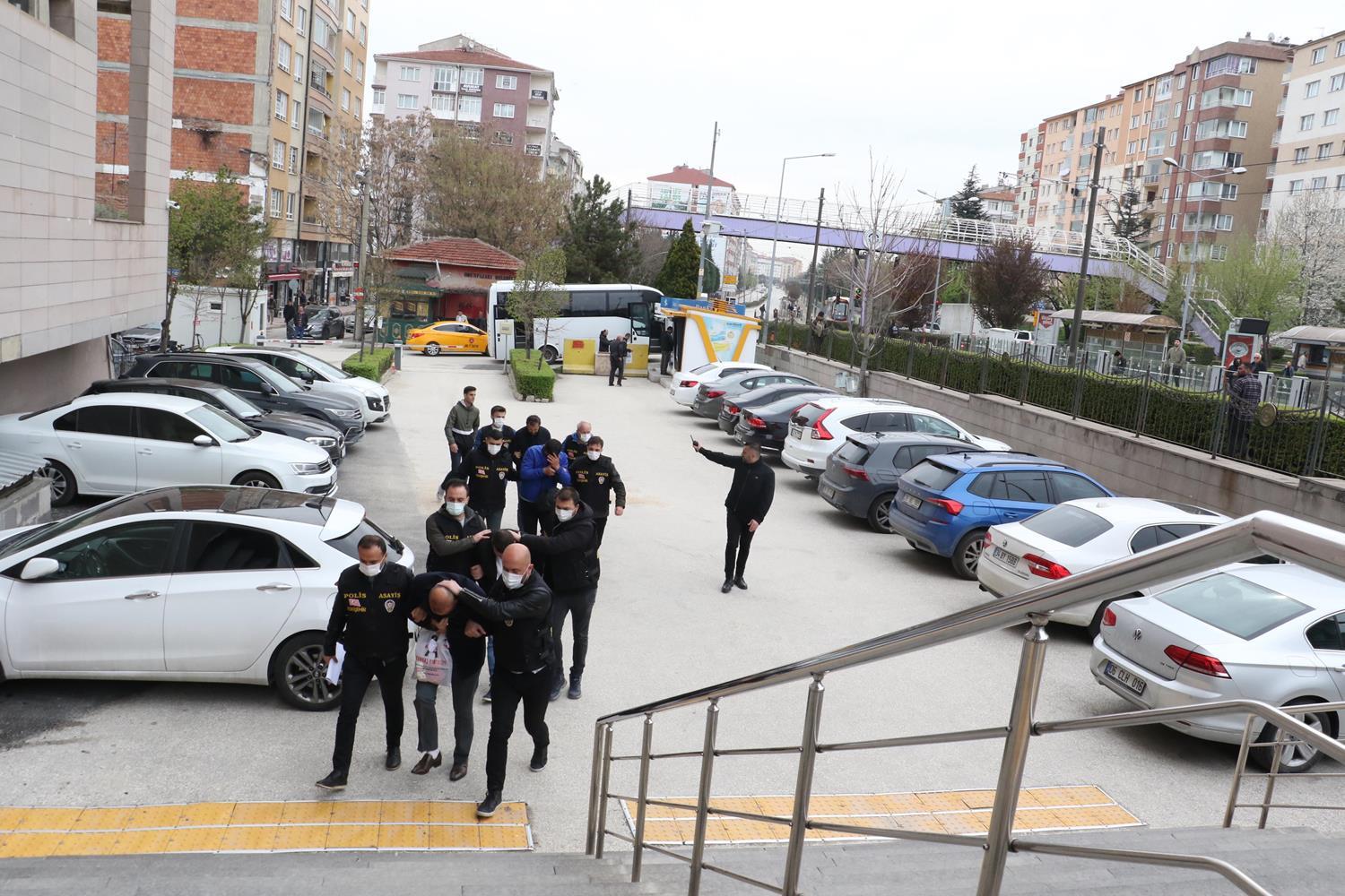 150 yıl hapis istemi! Kendilerini MİT ve devlet görevlisi olarak tanıttılar