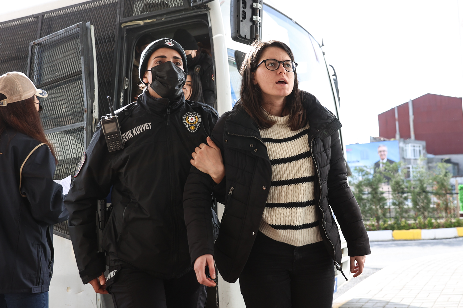 İstanbul Adliyesi'ne yönelik terör saldırısı şüphelileri sağlık kontrolünden geçirildi