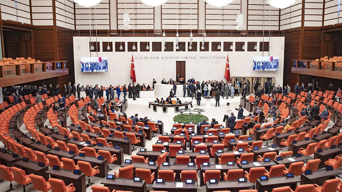 Sağlık alanında düzenlemeler içeren kanun teklifi komisyonda kabul edildi