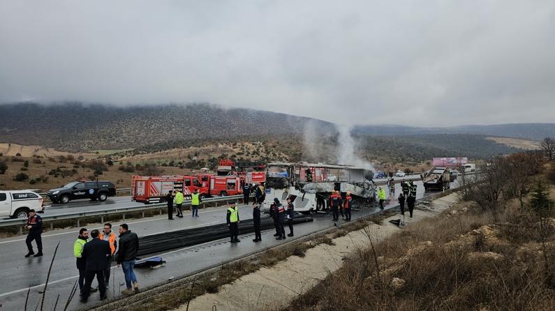 orum da yolcu otob s kamyona arpt 2 ki i ld 5 ki i yaraland