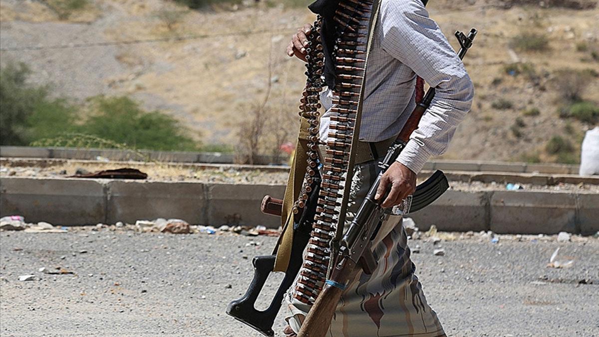 Yemen'deki Husiler: ABD ve İngiliz kuvvetleri Hudeyde kentini hedef aldı