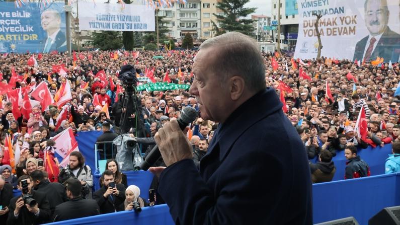 Cumhurbaşkanı Erdoğan: Emeklilerimizin bayram ikramiyesini 3 bin liraya yükselteceğiz