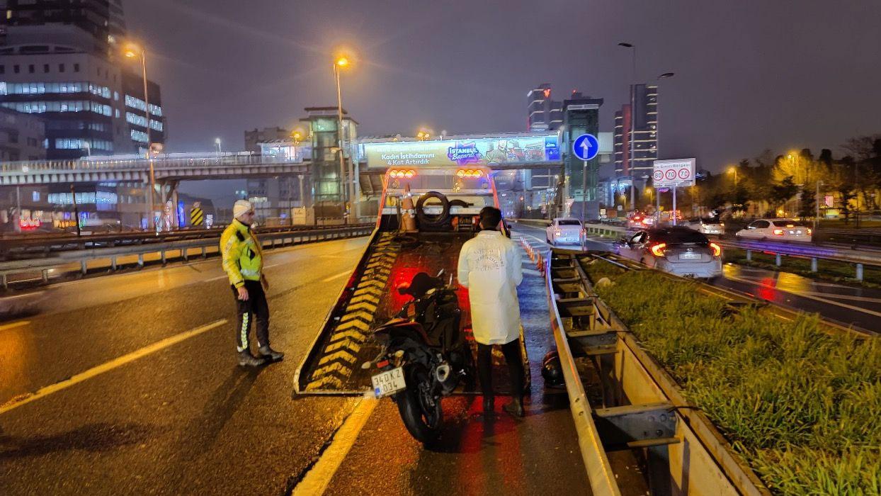 Şişli'de feci kaza: Bariyerlere çarpan motosiklet sürücüsü hayatını kaybetti