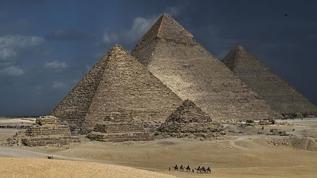 Mısır'da turistlerin çekim noktası: Giza piramitleri