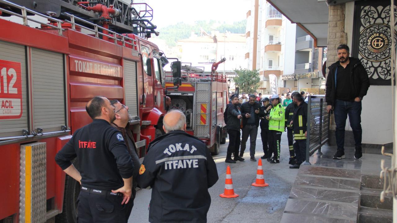 Tokat'ta otelde yangın: Camdan atlayan kişi ağır yaralandı