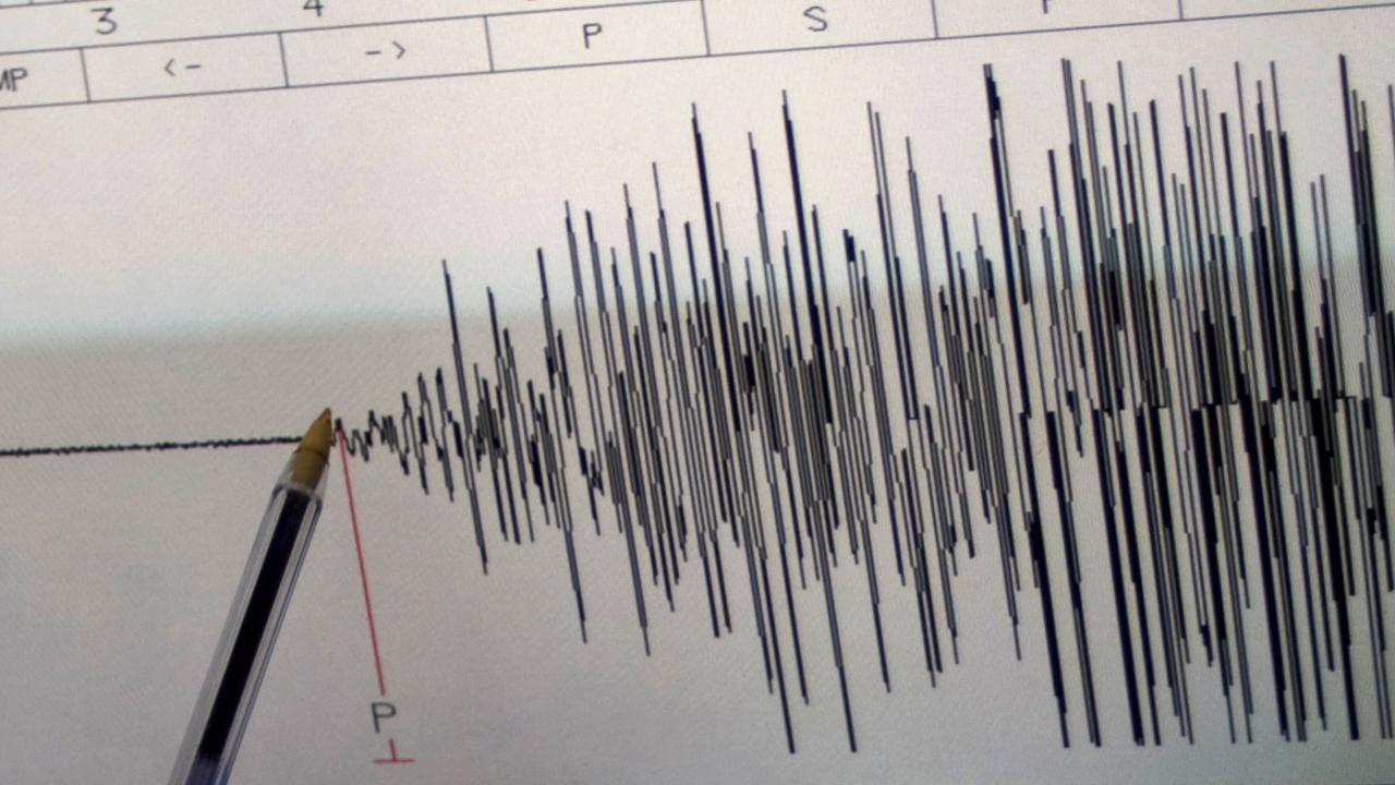 Endonezya'da 5,6 büyüklüğünde deprem
