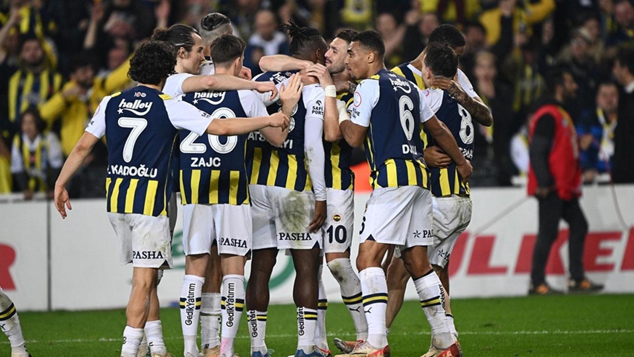 Fenerbahçe, geriye düştüğü maçta Kasımpaşa'ya puan kaptırmadı