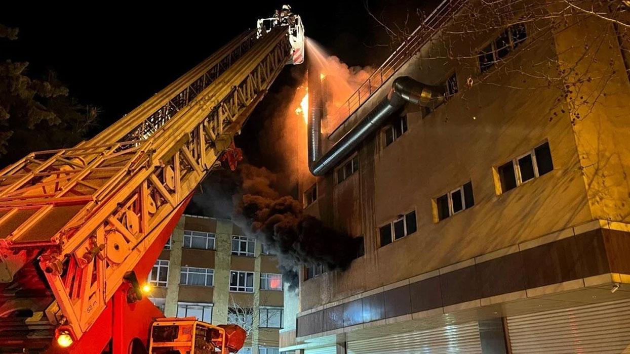 Avcılar'da tekstil imalathanesinde korkutan yangın