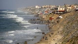 Mısır ve BAE, Gazze Şeridi'ne havadan acil insani yardımlar indirdi