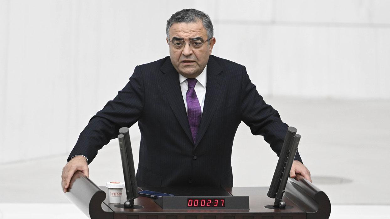 Sezgin Tanrıkulu'ndan kamu görevlilerine skandal tehdit