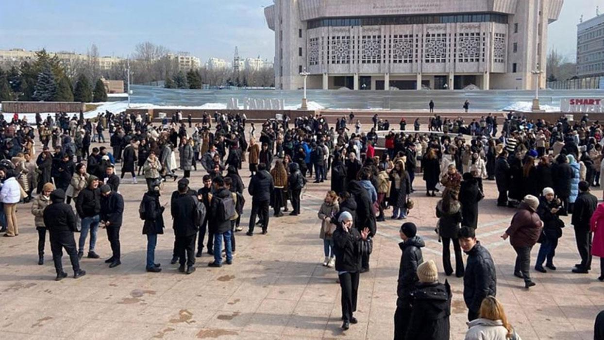 Kazakistan'da 6,1 büyüklüğünde deprem