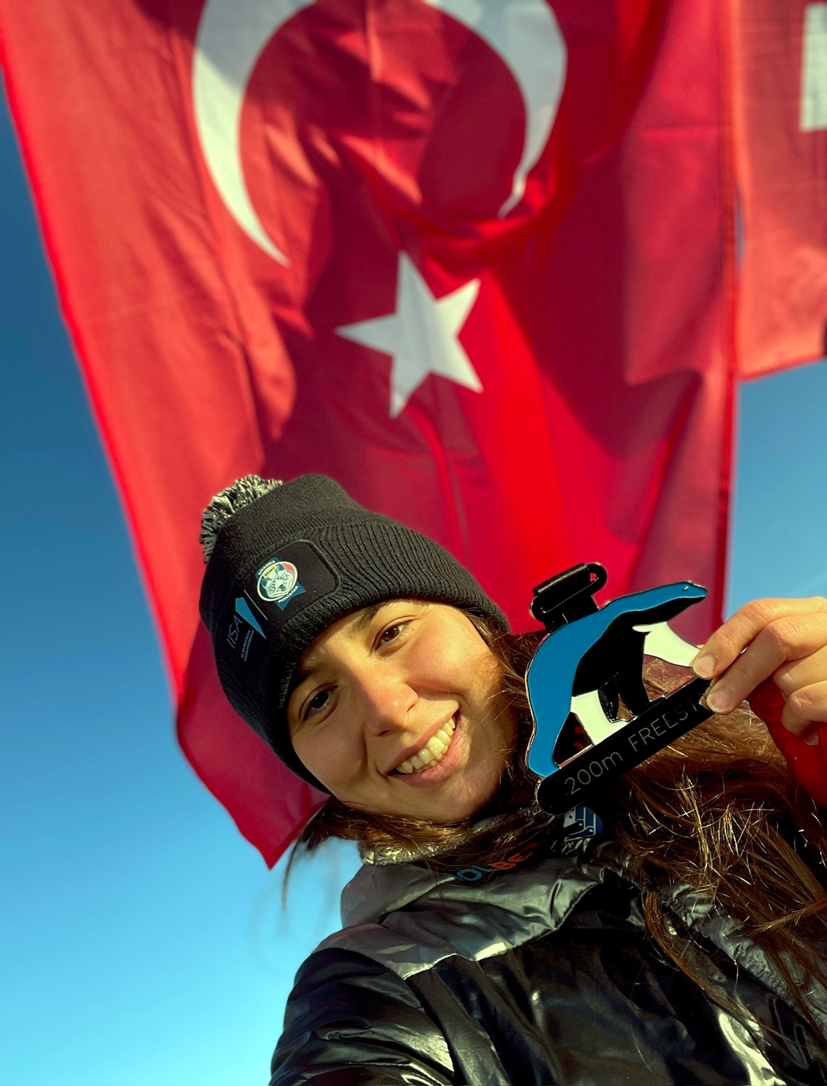 Bengisu Avcı, Kış Yüzme Dünya Şampiyonası'nda birinci oldu