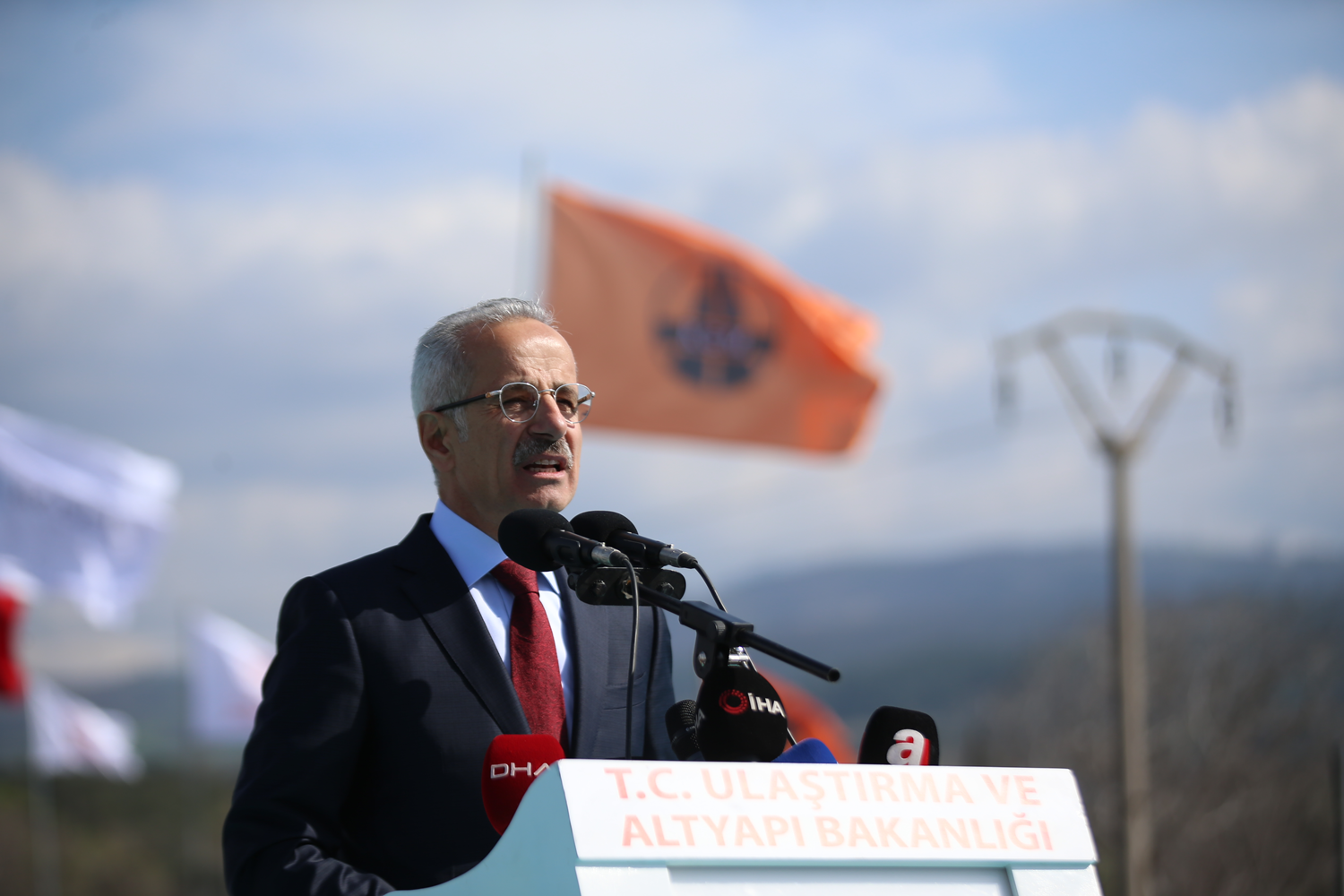 Bakan Uraloğlu: Seyahat süresini 24 dakika kısalttık