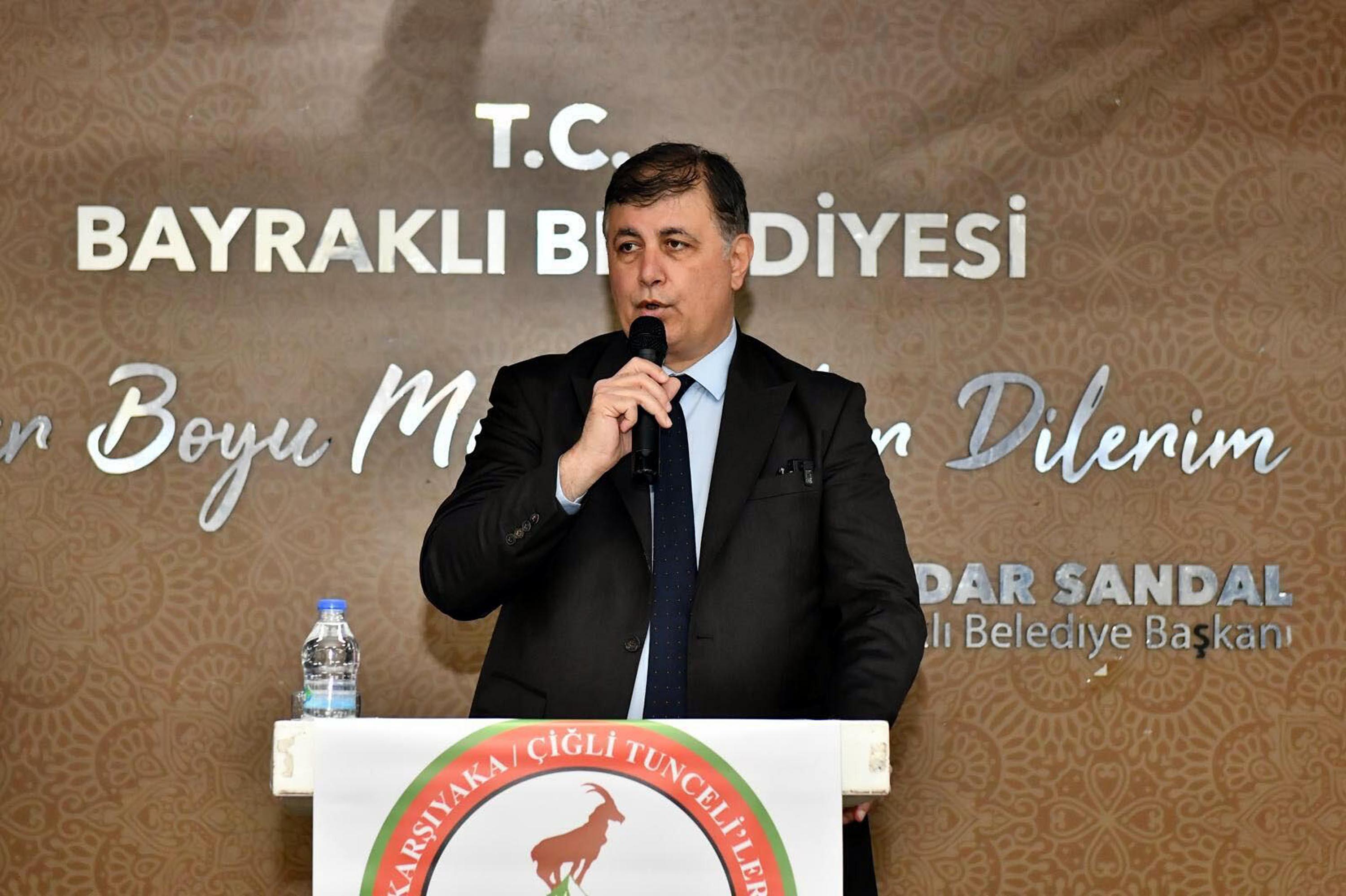 CHP İzmir Belediye Başkan adayı Tugay, Tunç Soyer'e sitem etti: Bir dakika yanımda durmayan bir belediye başkanımız başka şehirde. başkaları için çalışıyor