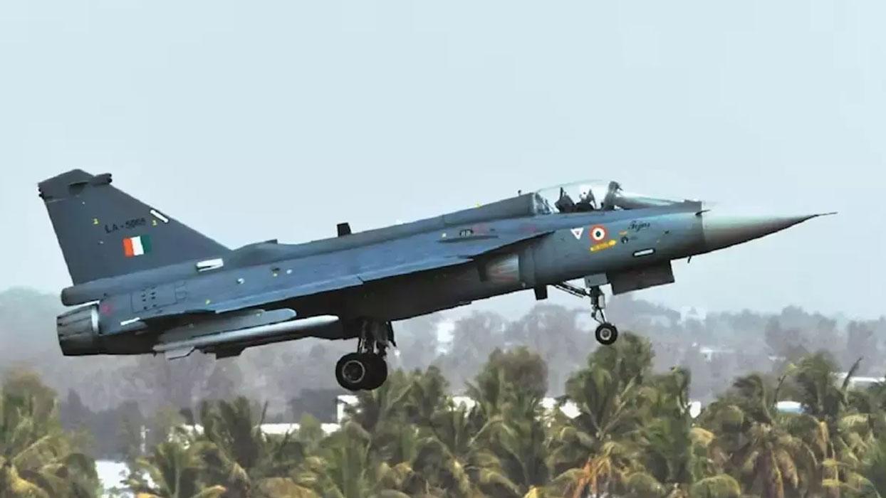 Hindistan'a ait savaş uçağı Rajasthan eyaletinde düştü