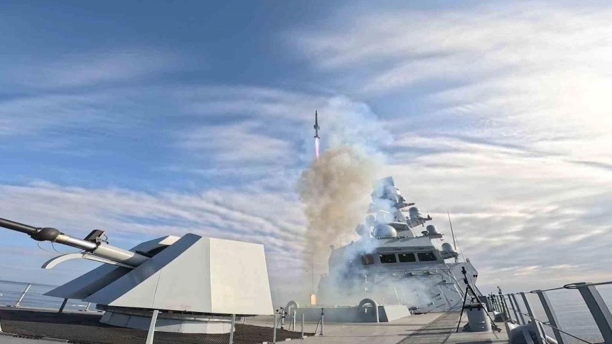 Türkiye'de bir ilk! MİDLAS, ilk füze atışını TCG İstanbul'dan yaptı