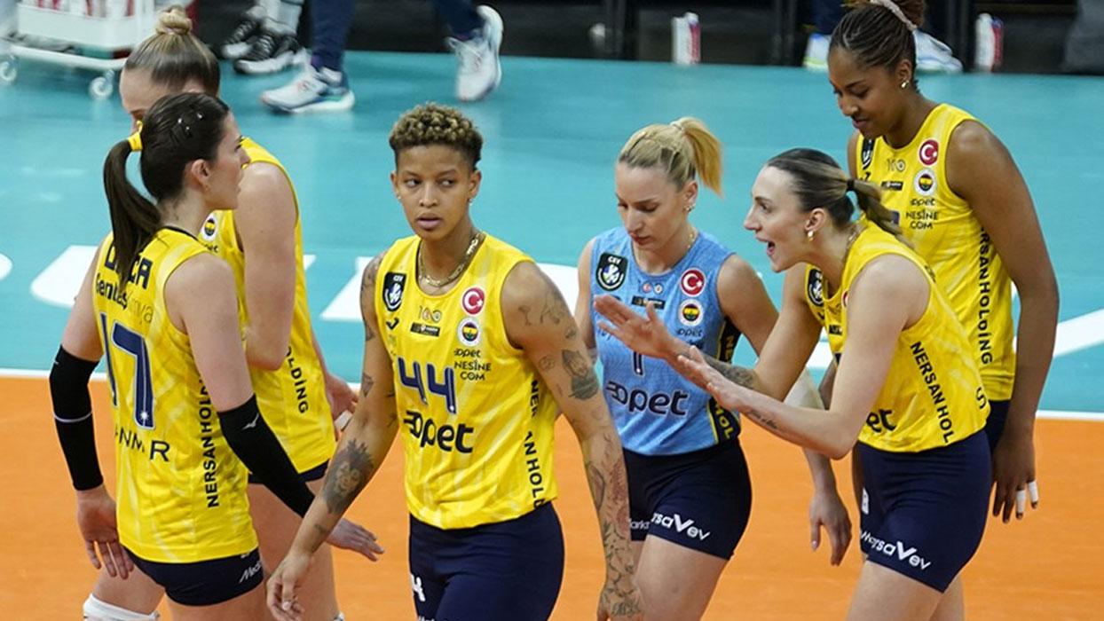 Voleybol Sultanlar Ligi'nde 26'ncı hafta maçlarıyla normal sezon sona erecek