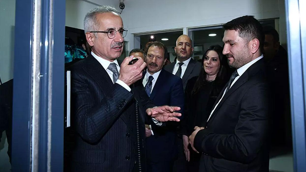 Taksi durağında gülümseten diyalog! Bakan Uraloğlu: Bu akşam nöbetçi benim