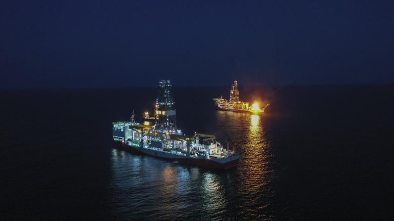 Karadeniz'de yeni keşif: Fatih Sondaj Gemisi kazmaya başladı! 