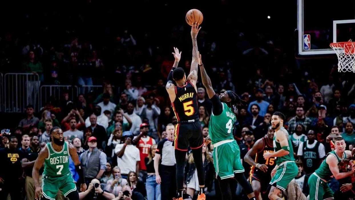 NBA'de Hawks, Celtics'i son saniye basketiyle geçti
