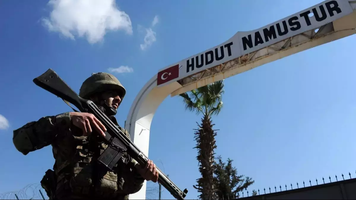 Terör örgütü PKK'da çözülme sürüyor: 1 terörist daha teslim oldu
