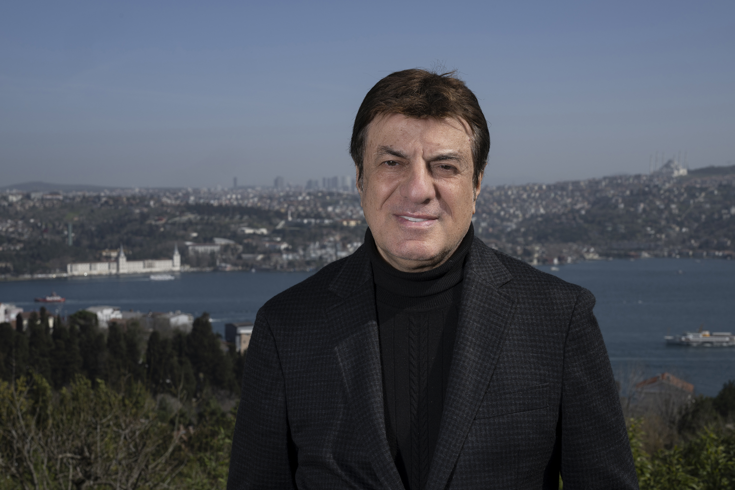 Türk sanat müziği sanatçısı Coşkun Sabah: Müzik ortamından çok memnun değilim
