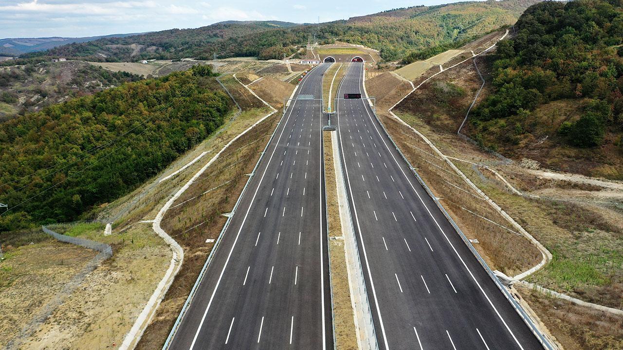 Akıllı yollar geliyor! Türkiye geri sayımı başlattı: Pilot bölge Antalya olacak