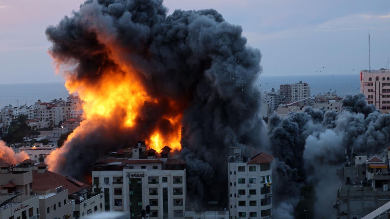 Gazze'de Hamas liderinin ailesine alçak saldırı: Heniyye'nin 3 oğlu şehit oldu!