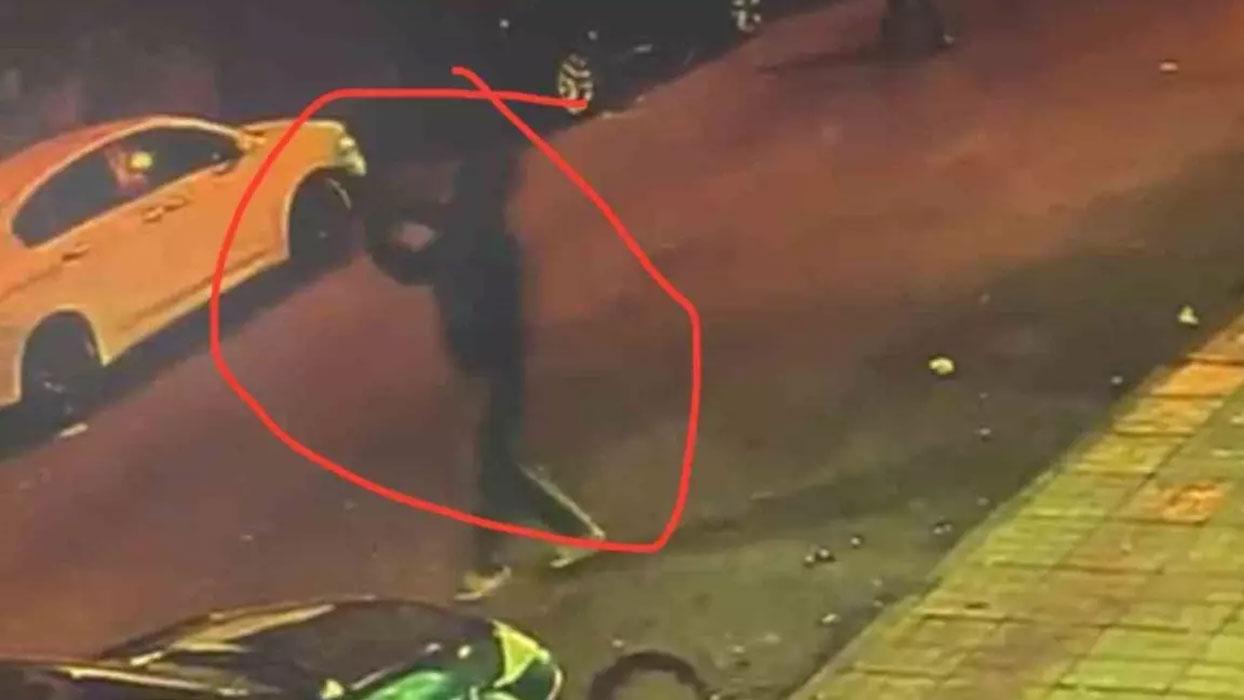Kahveyi basıp otomatik silahla ateş ettiler! Saldırı anı kameralara yansıdı