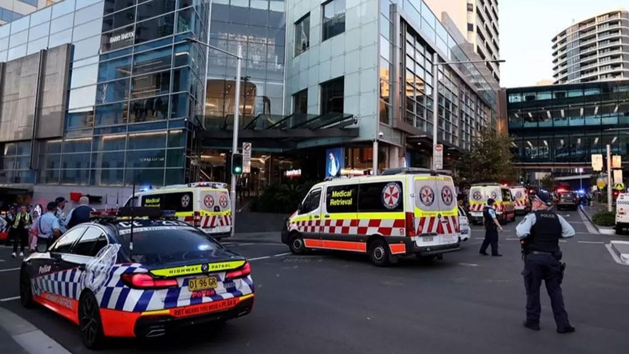 Sydney'deki AVM'de bıçaklı saldırı! Saldırgan vurularak etkisiz hale getirildi
