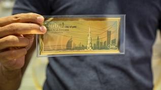 Dubai'de 24 ayar altından banknot basıldı