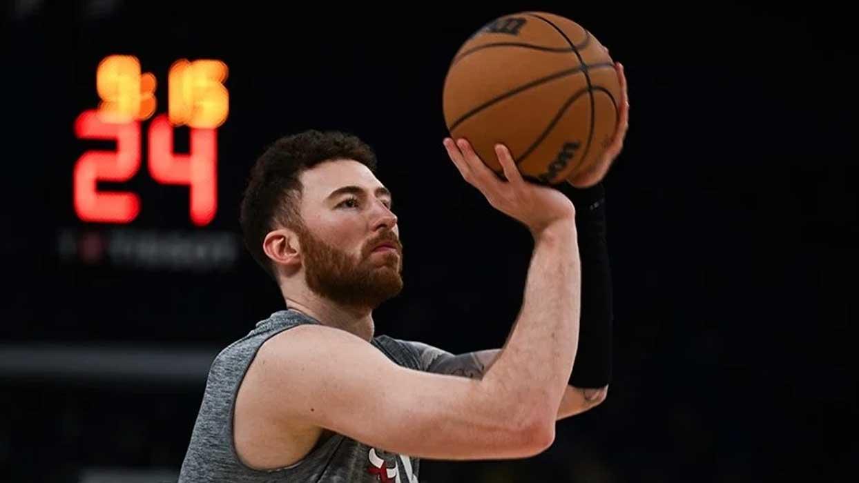 NBA'de Bulls forması giyen Onuralp Bitim, gözündeki rahatsızlık nedeniyle sezonu kapadı