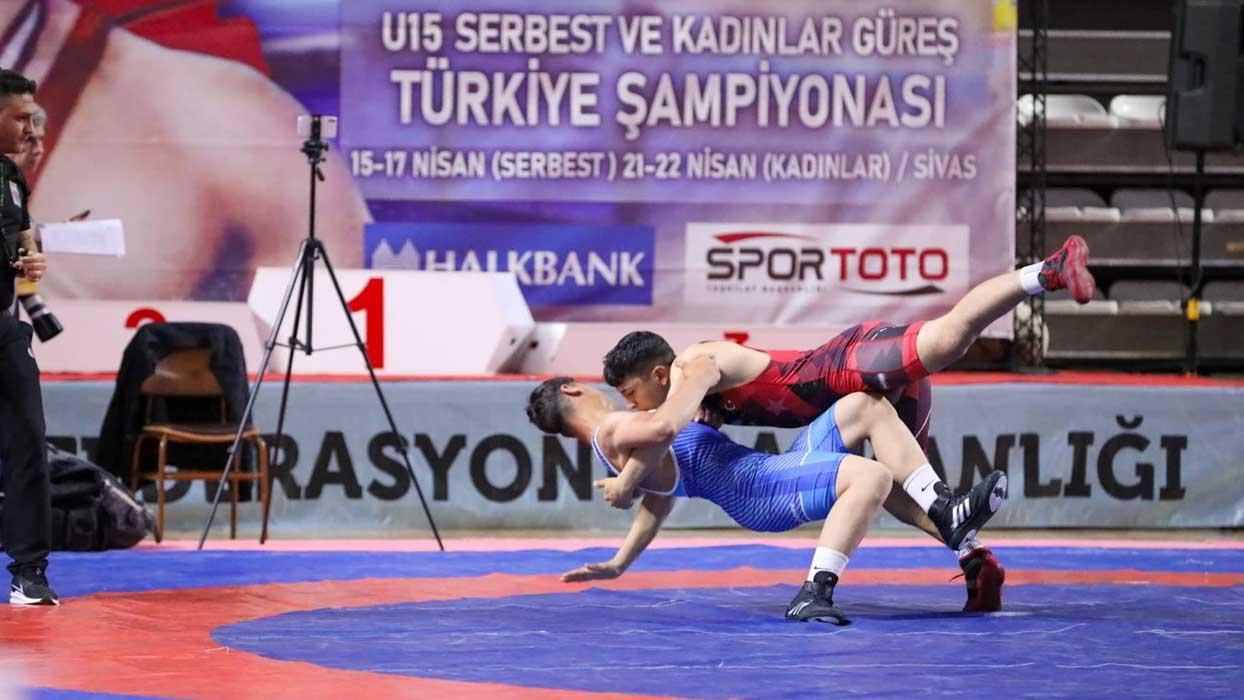 Ahmet Ayık U15 Erkekler Serbest Güreş Türkiye Şampiyonası sona erdi
