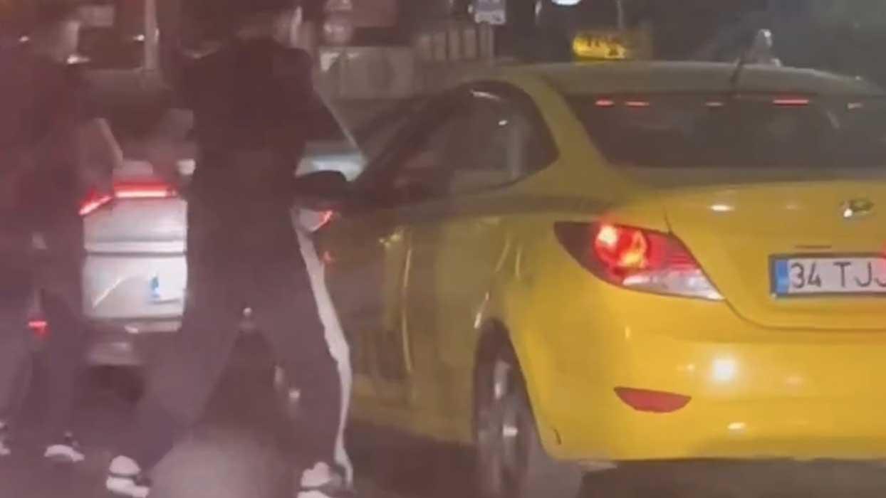 Pendik'te taksiciye saldırı! Saniye saniye kaydedildi 