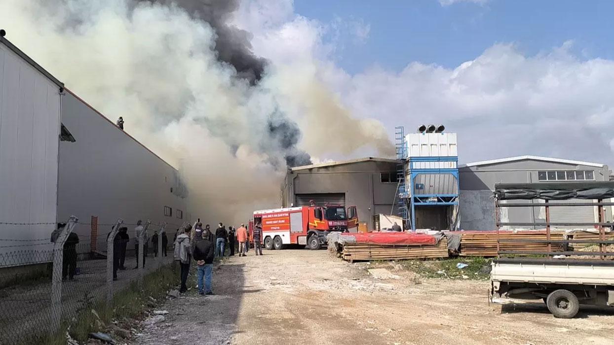 İnegöl'de mobilya fabrikasında yangın