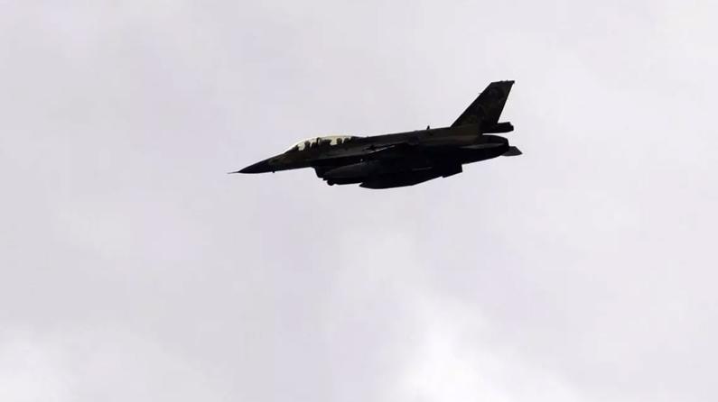 İsrail'in, Suriye'nin güneyinde rejim ordusunun hava savunma sistemlerine saldırı düzenlediği iddia edildi