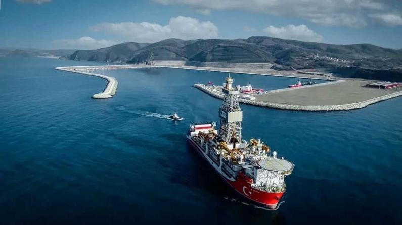 Bakan Bayraktar: Karadeniz'de birkaç ay içinde petrol keşfi için sondaj yapılacak 