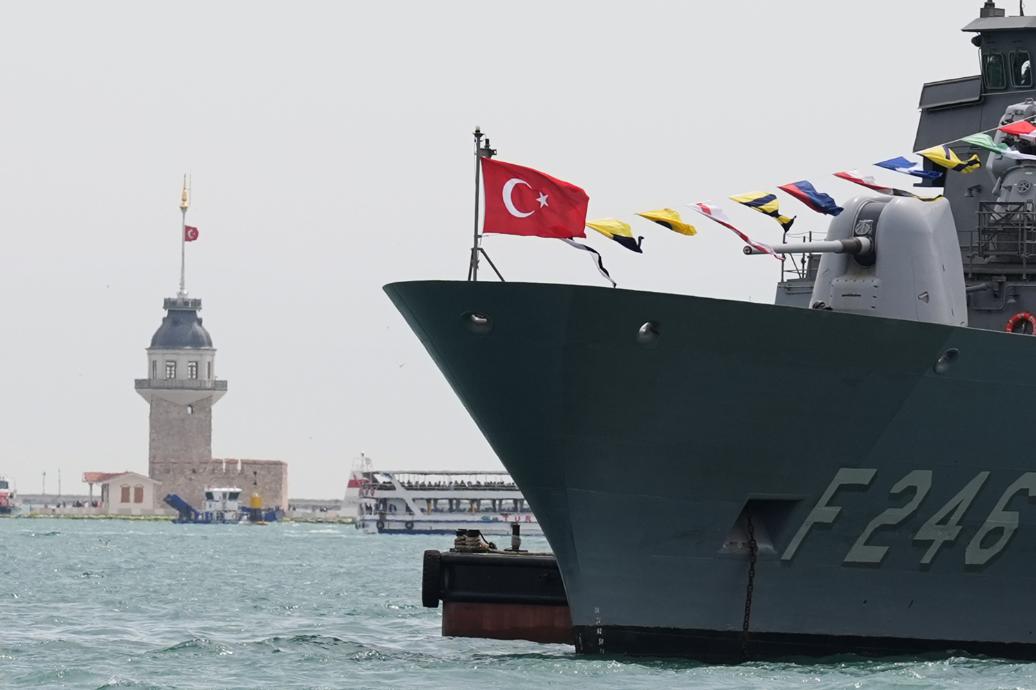 TCG Salihreis gemisi vatandaşların ziyaretine açıldı 