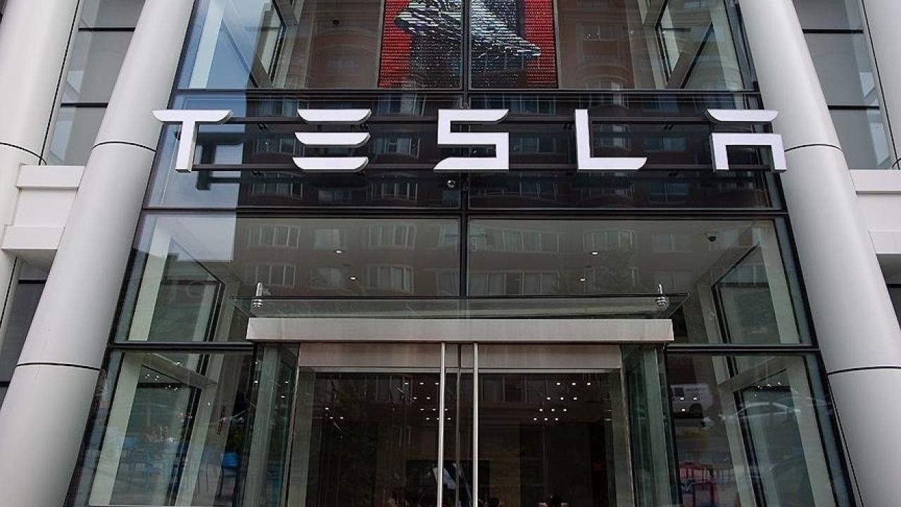 Tesla, Almanya'daki giga fabrikasında çalışan 400 kişiyi işten çıkarmayı planlıyor 