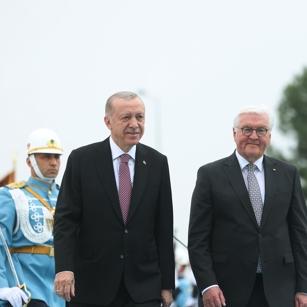 Cumhurbaşkanı Erdoğan, Steinmeier'i resmi törenle karşıladı 