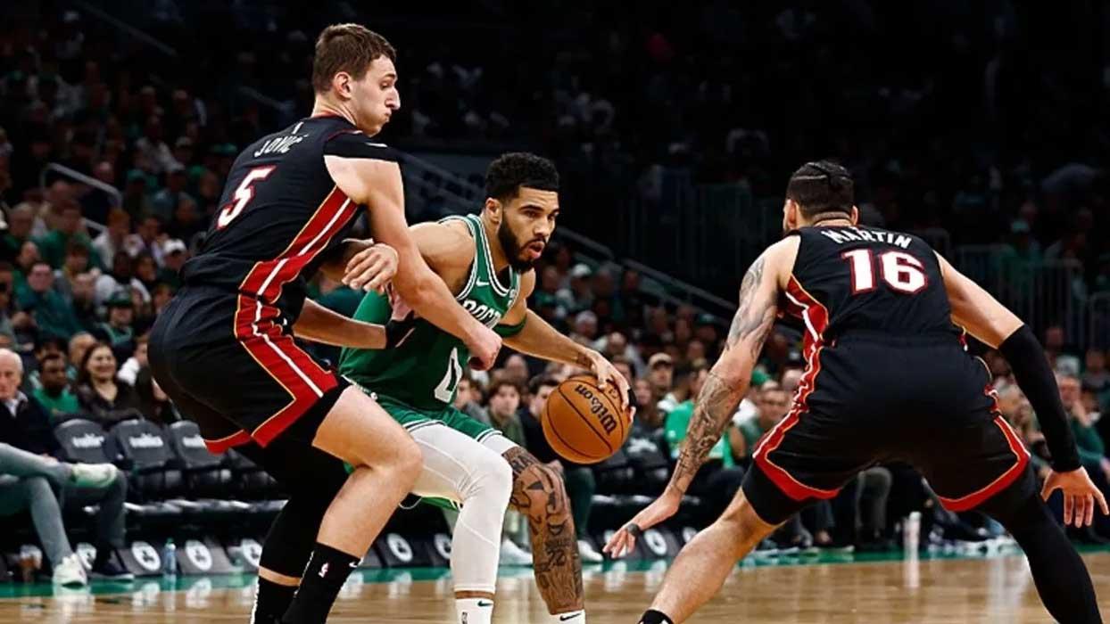 NBA play-off'larında Heat, Celtics'i yenerek seriyi 1-1 yaptı