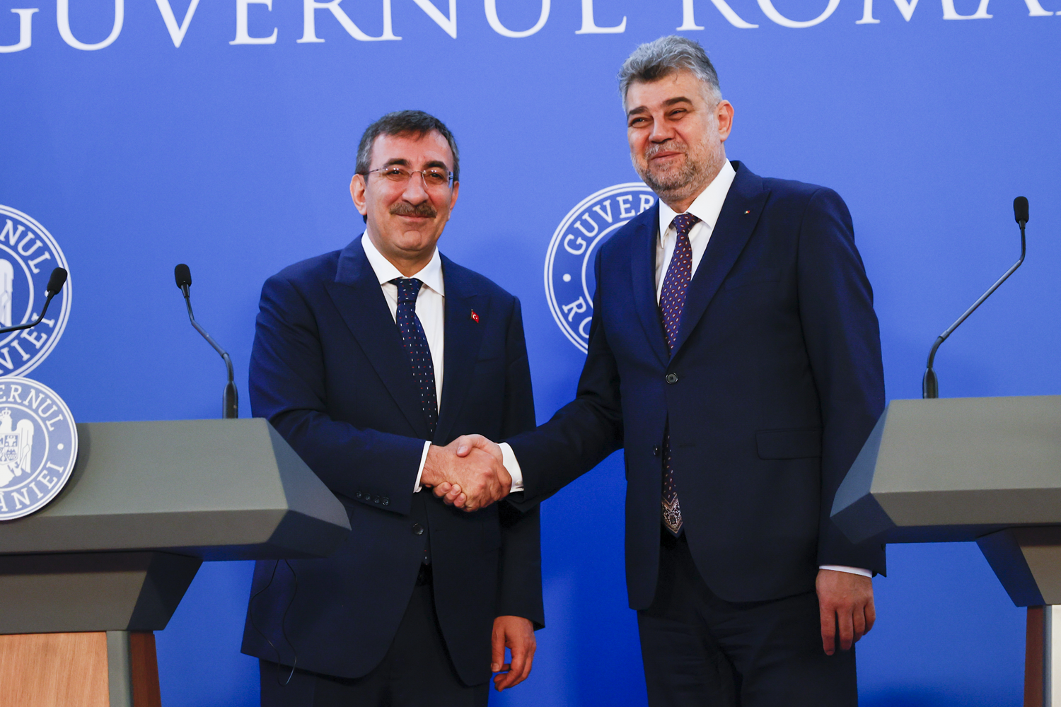 Cumhurbaşkanı Yardımcısı Yılmaz, Romanya Başbakanı Ciolacu ile bir araya geldi
