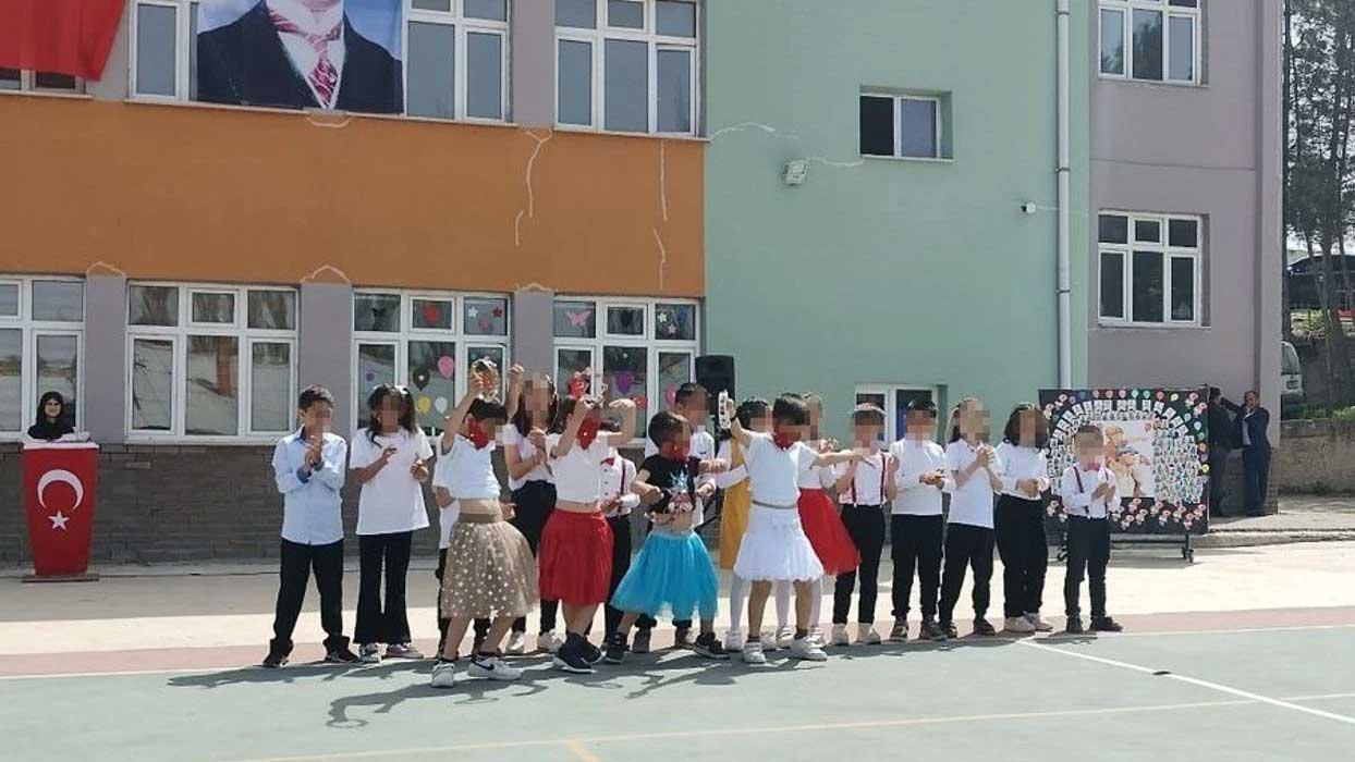 Tokat'ta erkek öğrencilere etek giydirip oynattılar