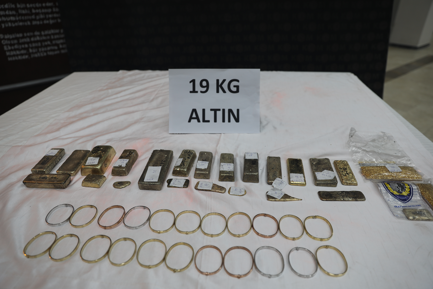 Kapıkule'de gümrük kaçağı 18 kilo 725 gram gümrük kaçağı altın ele geçirildi