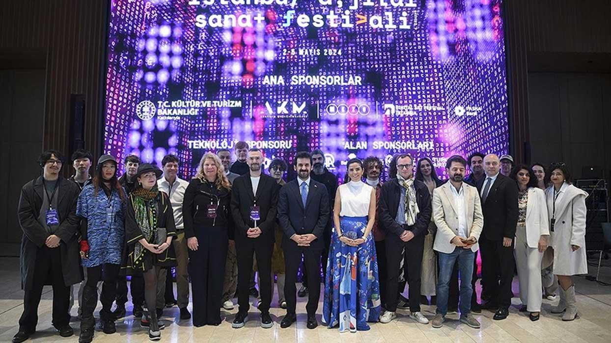 "4. İstanbul Dijital Sanat Festivali" AKM'de başladı