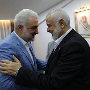 AK Parti'den Hamas'a ziyaret: Osman Nuri Kabaktepe, İsmail Heniyye ile bir araya geldi 