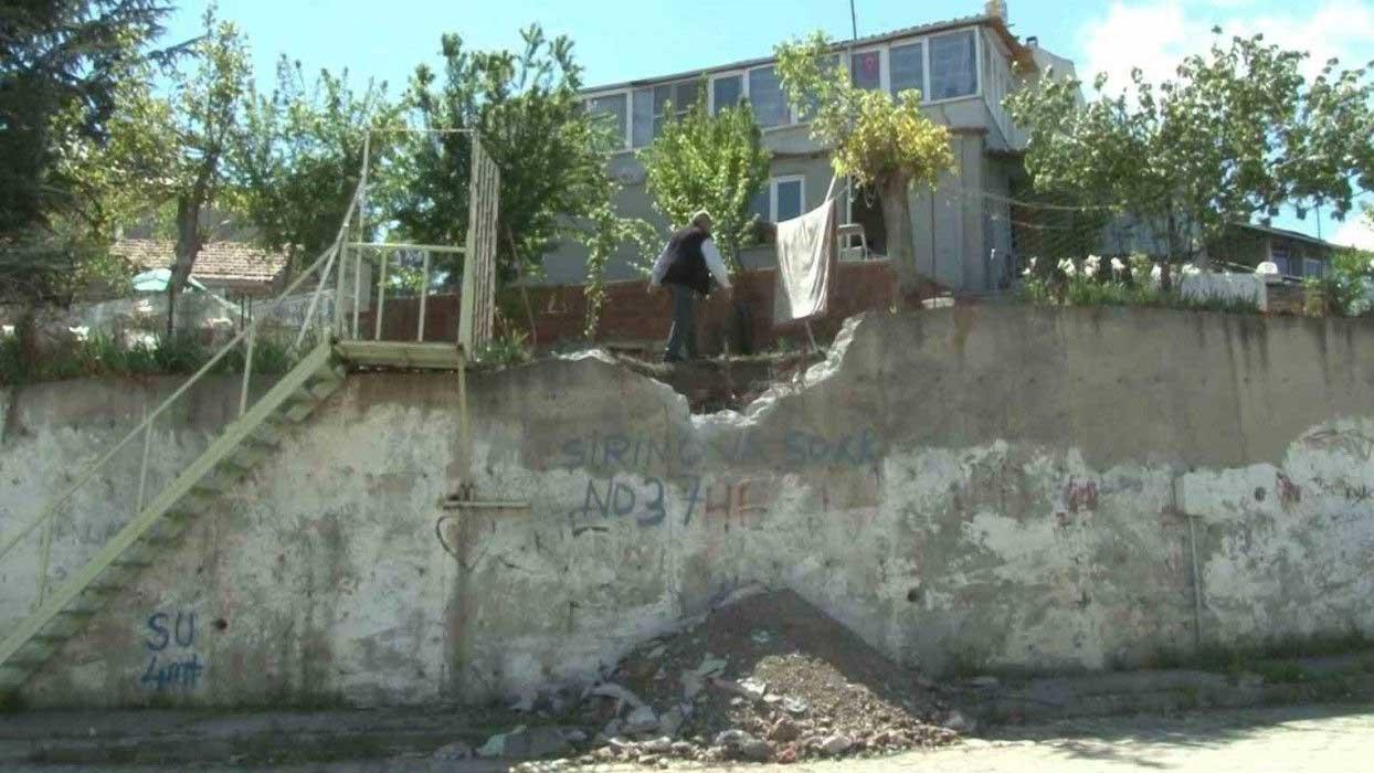 Engelli kızını sırtında taşıyan 73 yaşındaki baba için bakanlık, valilik ve belediye harekete geçti