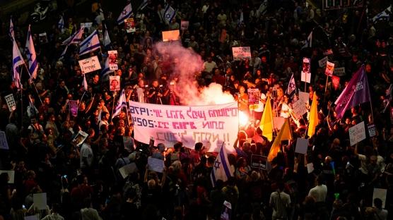 İsrailliler sokaklarda! Hükümetten ateşkes anlaşmasını imzalamasını talep etti